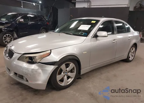 2007 BMW 530Xi из США, поврежденный, VIN WBANF73517CU24541
